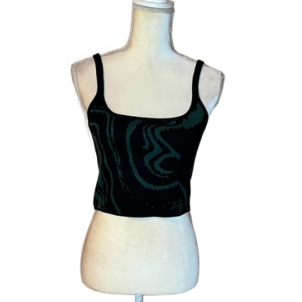 ⭐️ 3 For $15 Lucy Paris Black and Green Cropped Fitted Tank Top